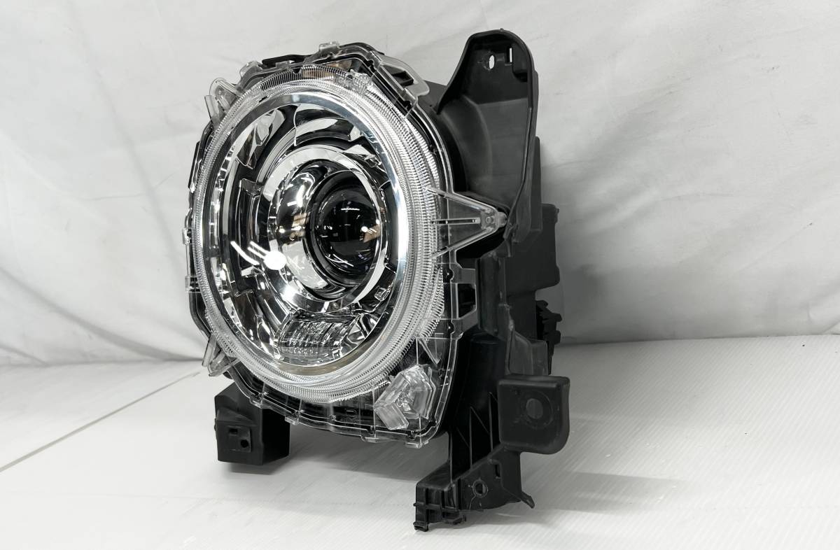 送料込 即決 スズキ スペーシアギア MK53S MM53S 純正 LED 右 送料込 即決 スズキ スペーシアギア MK53S MM53S 純正 LED 右