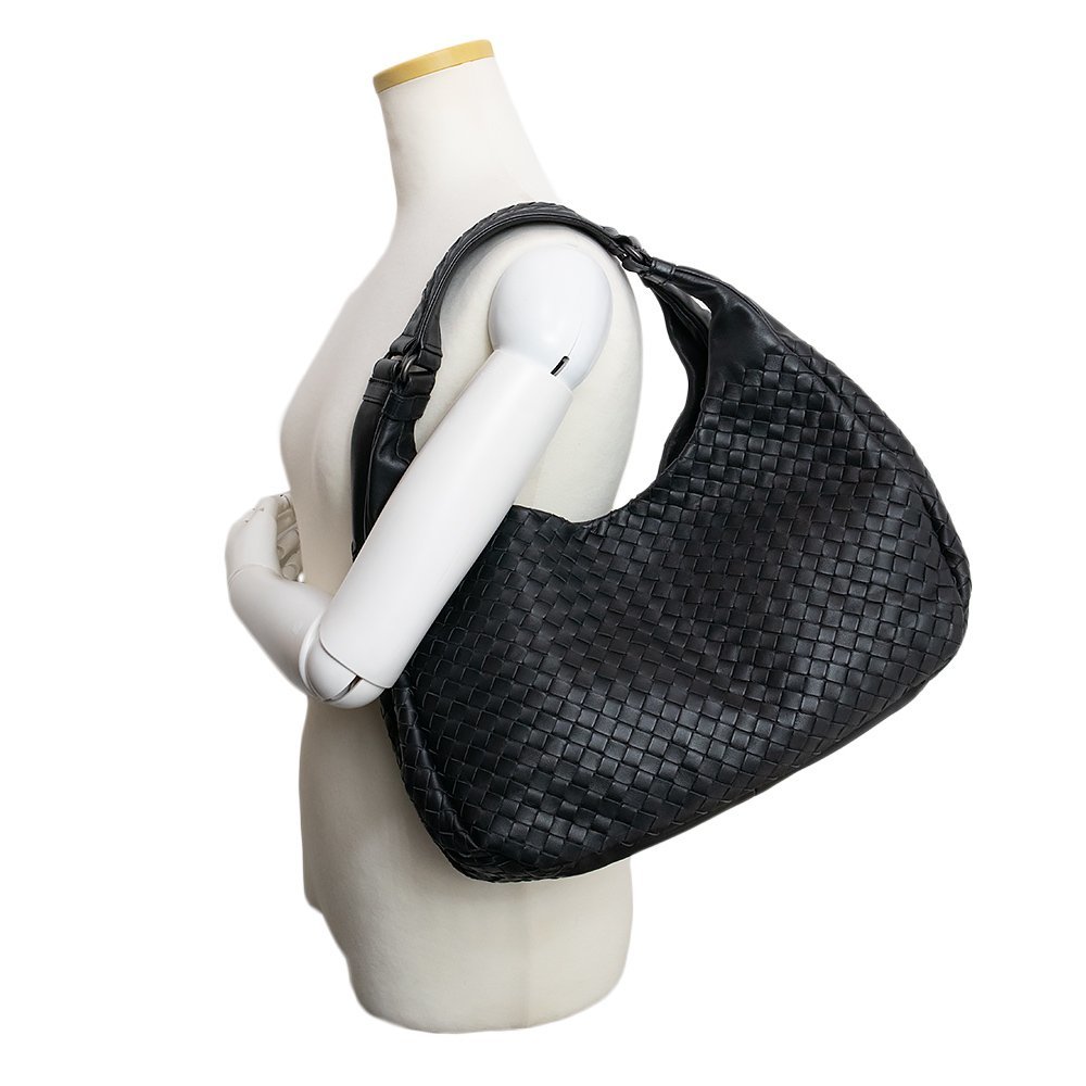 美品)ボッテガヴェネタ BOTTEGA VENETA イントレチャート ミディアム