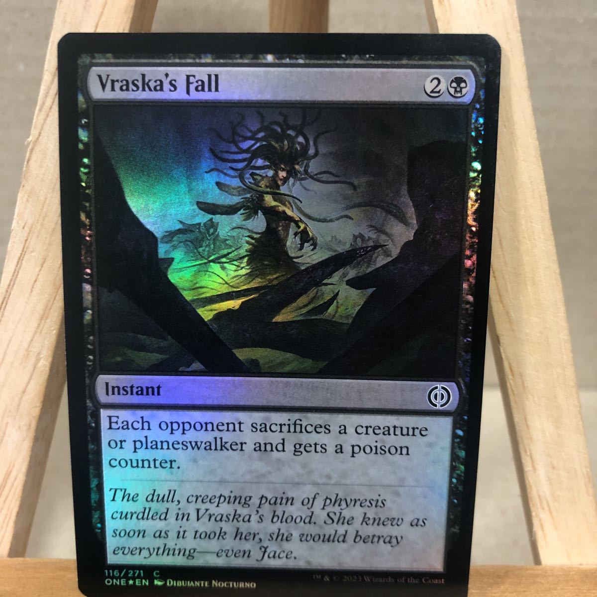 MTG FOIL《ヴラスカの堕落/Vraska's Fall》(116)[ONE] 黒C 英語版 ファイレクシア：完全なる統一 コモン_画像1