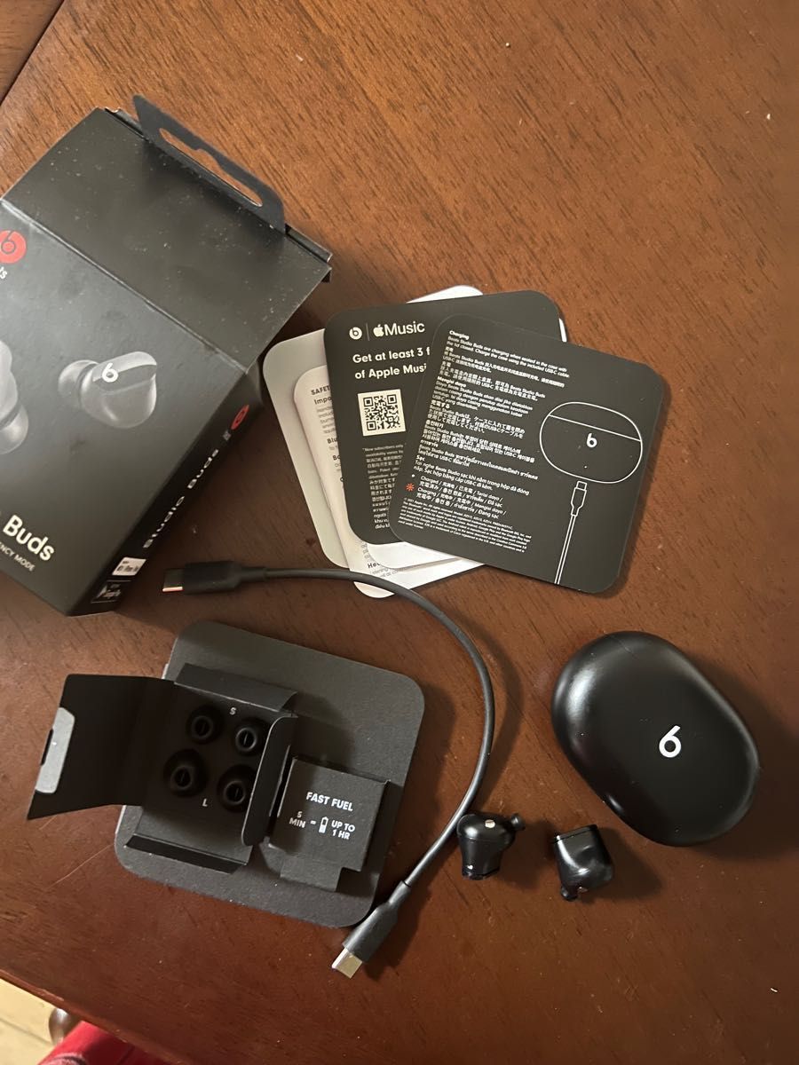 Beats Studio Buds ワイヤレス ノイズキャンセリングイヤフォン