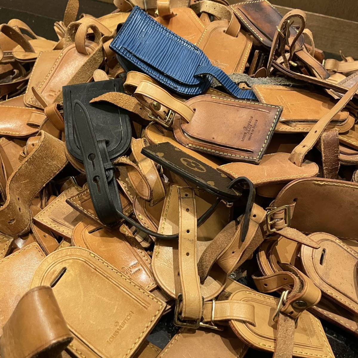 大量 重さ4kg超 LOUIS VUITTON ルイヴィトン ヌメ革 ネームタグ 金具