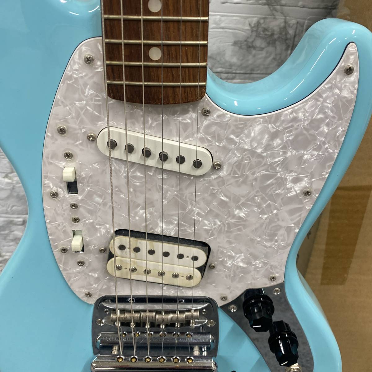 J9★激レア ガスヴァンサントのサイン入り S級 極美品 Fender Japan エレキギター フェンダー ジャグスタング カート コバーン ジャパンの画像4