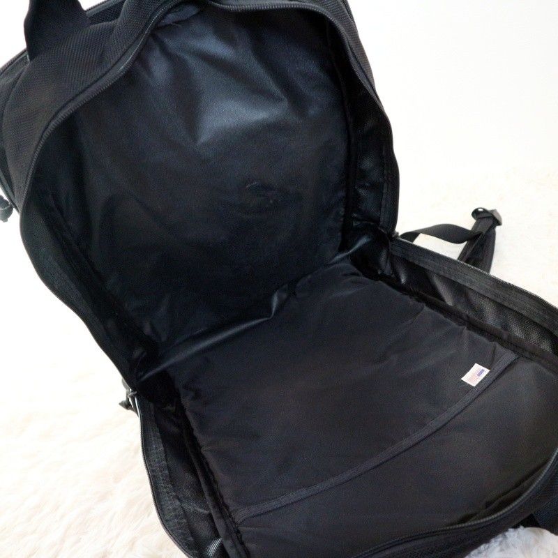 通勤・通学に最適 BRIEFING SQ PACK A4収納可 箱型 リュックサック