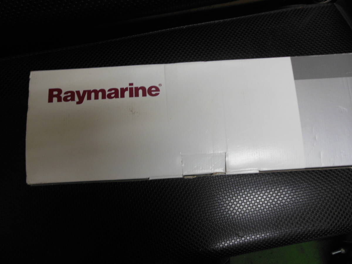 Raymarine　オートパイロット　ST2000