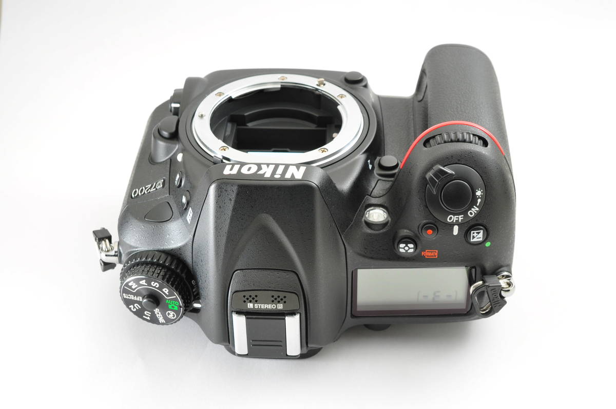 超美品 Nikon D7200 ニコン Dシリーズ シャッターカウント41回 デジタルカメラ 本体 ボディ ストラップや充電器、バッテリー付き
