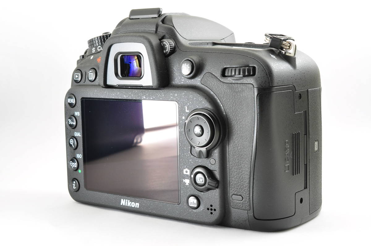 超美品 Nikon D7200 ニコン Dシリーズ シャッターカウント41回 デジタルカメラ 本体 ボディ ストラップや充電器、バッテリー付き
