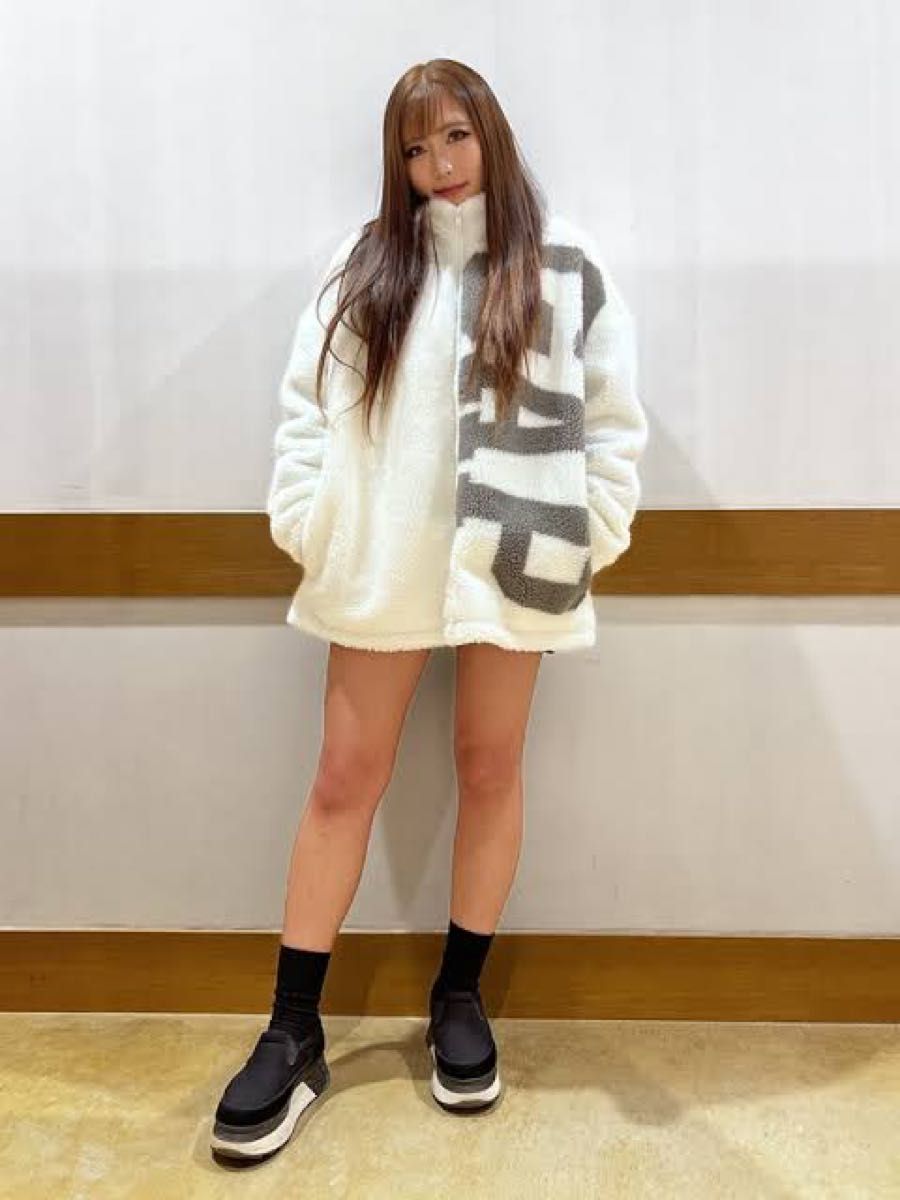 値下げGAP ロゴボアジャケット ホワイト Lサイズ (ユニセックス) 値下げGAP ロゴボアジャケット ホワイト Lサイズ (ユニセックス)
