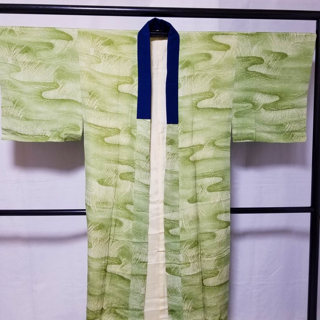 [. virtue ] gentleman thing * remake goods * prompt decision goods { silk *...* long kimono-like garment }* height 140-.67* green - yellow green..... rental mi writing ground * small . tree *N5868