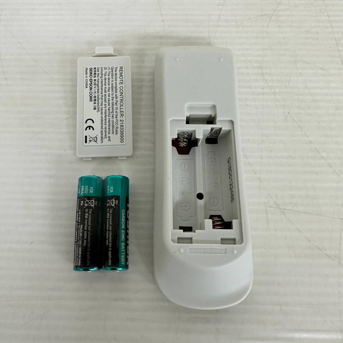 買収 エプソン プロジェクター EV-100 EV-105 リモコン 未使用品 ②