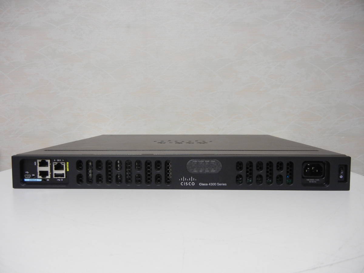 大流行中！ ☆中古 Cisco 4300シリーズ（ISR4331-K9）securityk9