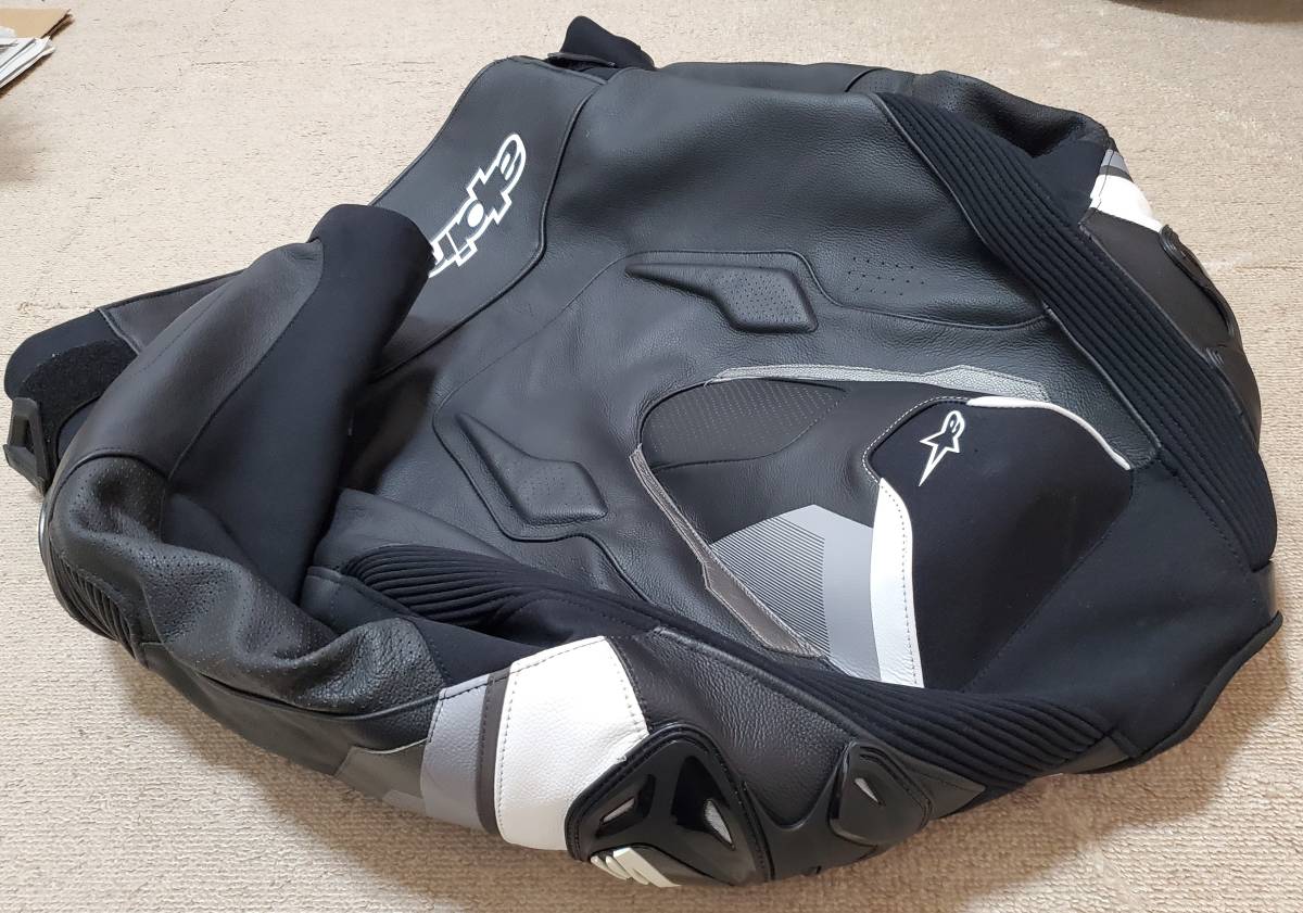 Alpinestars アルパインスターズ レザージャケット ATEM V4 EUR52 USA42 黒 白 パンチング コブ ブラック XL_画像9