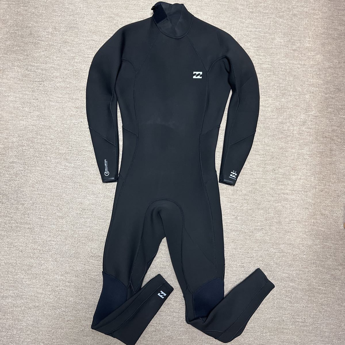 返品交換不可】 ☆美品☆BILLABONG ビラボンウェットスーツ ☆3×2mm