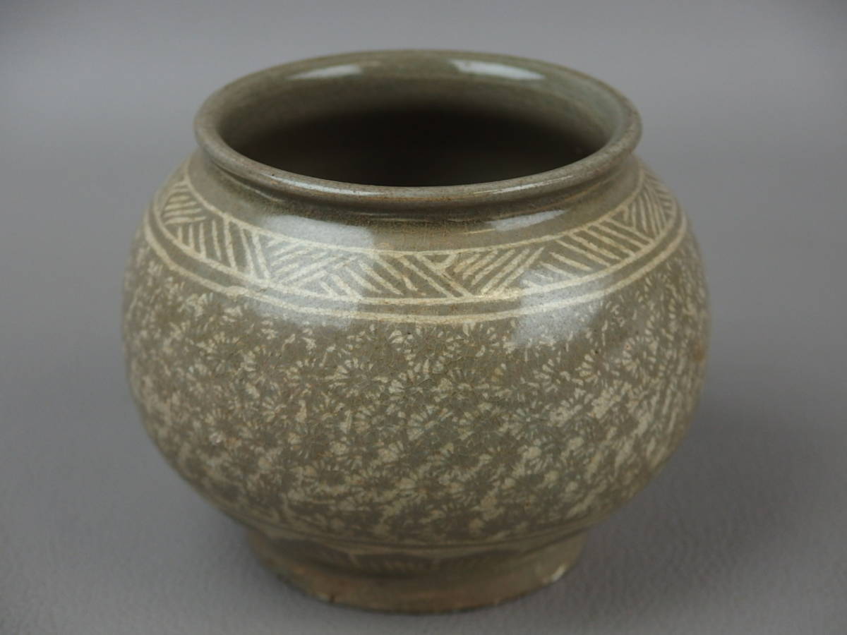 骨董・茶道具】☆李朝 高麗時代青磁象嵌花文小壷 粉青沙器 ei014sjl