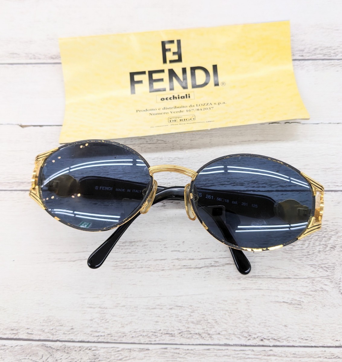 柔らかな質感の FENDI ケース付き オーバル SL7610 メガネ サングラス