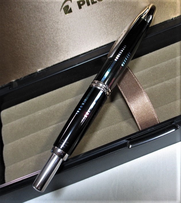 パイロット万年筆・キャップレス 螺鈿 水面/らでん FCN-5MP-RM 18K-F