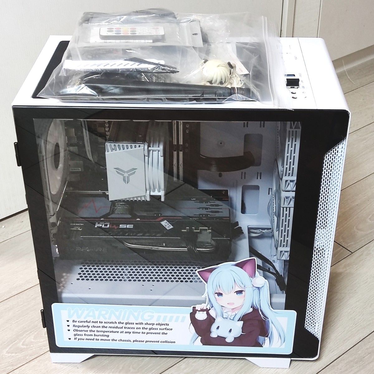 オシャレな白いゲーミングPC Ryzen 5500+RX 5600XT+メモリ16G+SSD 512G