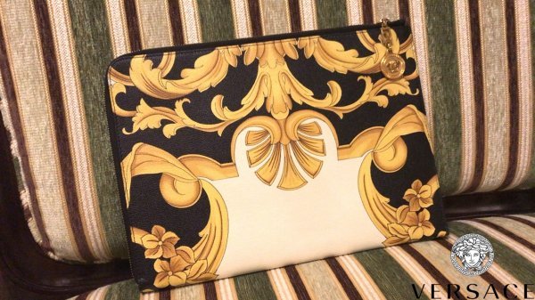 またはゆう】 最至高◇極美品◎Versace Baroque バロック柄 クラッチ