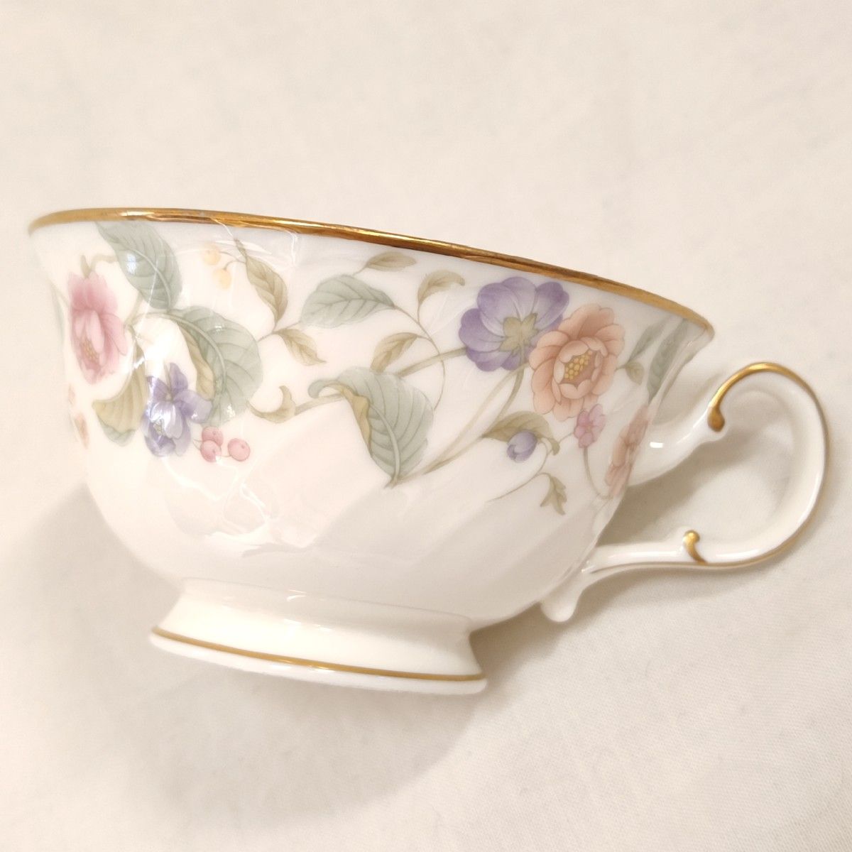 美品 廃盤品 ノリタケ カップ&ソーサー ADOLPHUS 花柄 カラフル 美品 廃盤品 ノリタケ カップ&ソーサー ADOLPHUS 花柄 カラフル