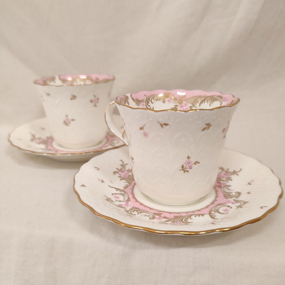 美品 廃盤品 ナルミ カップ&ソーサー ピンク 花柄 金彩 美品 廃盤品 ナルミ カップ&ソーサー ピンク 花柄 金彩