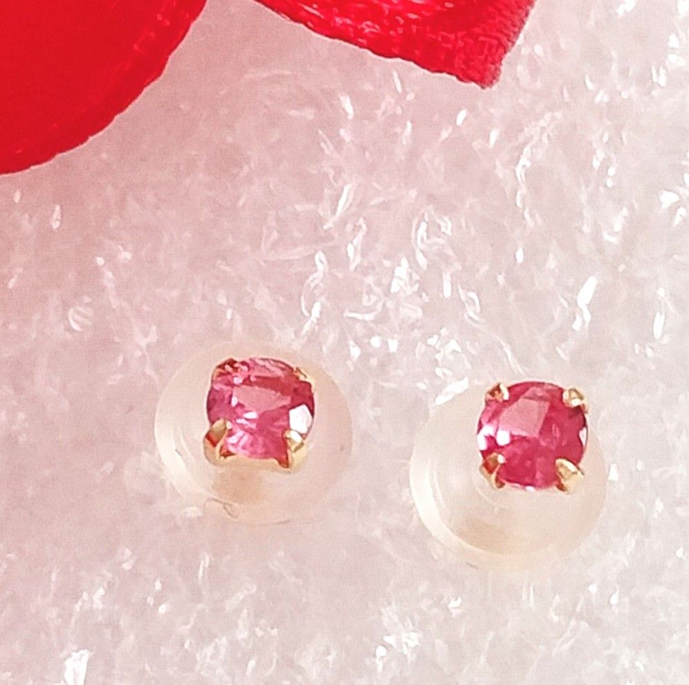 新品Ｋ18イエローゴールドアヤナスピネルピアス　計0.16CT