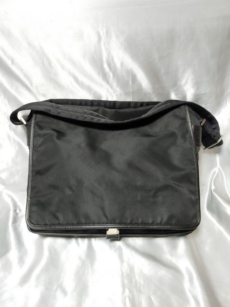 クーポン利用で2750円&送料無料 『限界値下げ』PRADA(プラダ