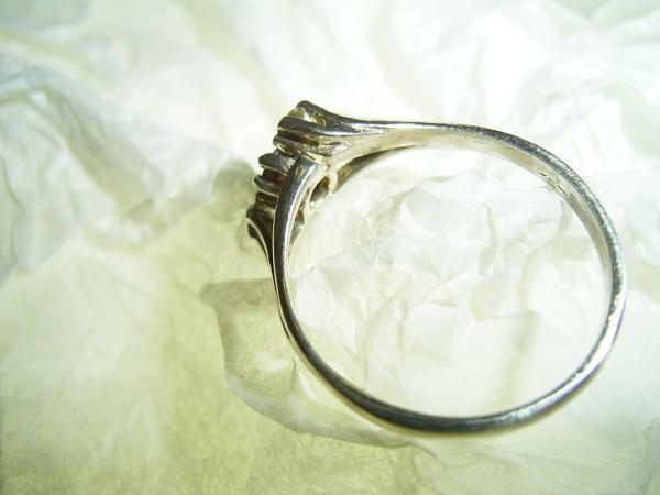 アンティーク　ダイヤ、ルビー９金の指輪（Ｍ８７）【郵パック送料無料】_画像3