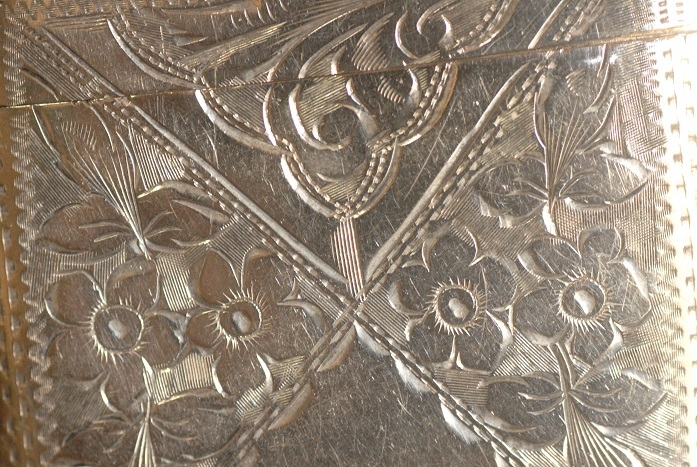 アンティーク　1913年　純銀製、細工の素敵なマッチケース(n-40)【郵パック発送　送料無料】