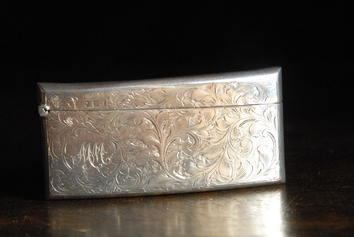 アンティーク　１９１０年　純銀製、細工の素晴らしいカードケース（Ｓ１４３）【郵パック発送　送料無料】