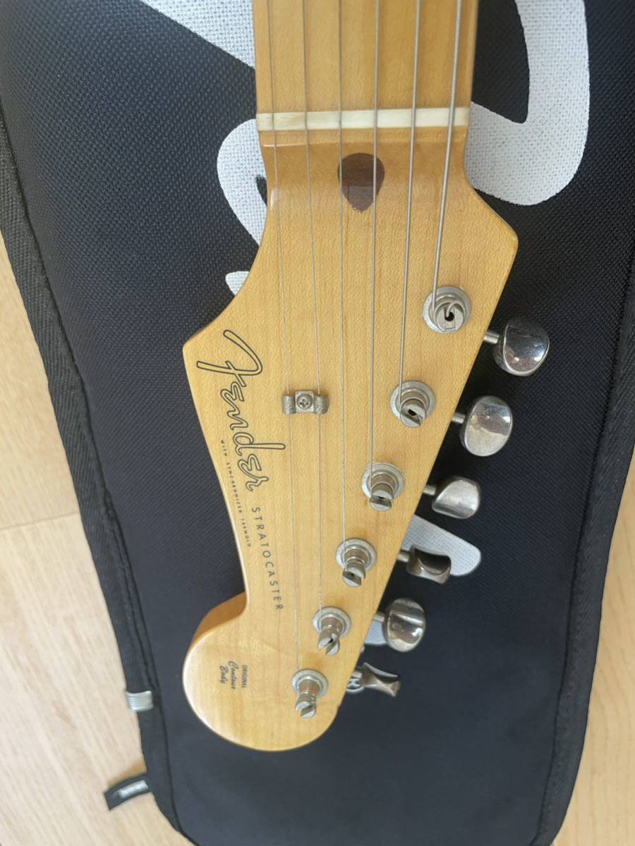 fender japan st57 希少色チェリーサンバースト ストラトキャスター fender japan st57 希少色チェリーサンバースト ストラトキャスター