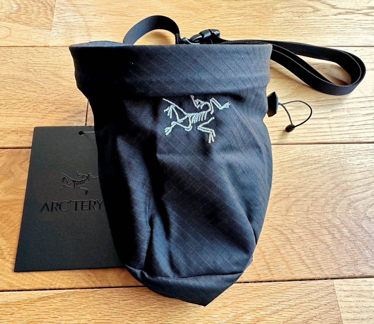 【国内正規 新品】ARC'TERYX Ion Chalk Bag Large Black アークテリクス アイオン チョークバッグ サコッシュ ブラック ウエストバッグ_画像1