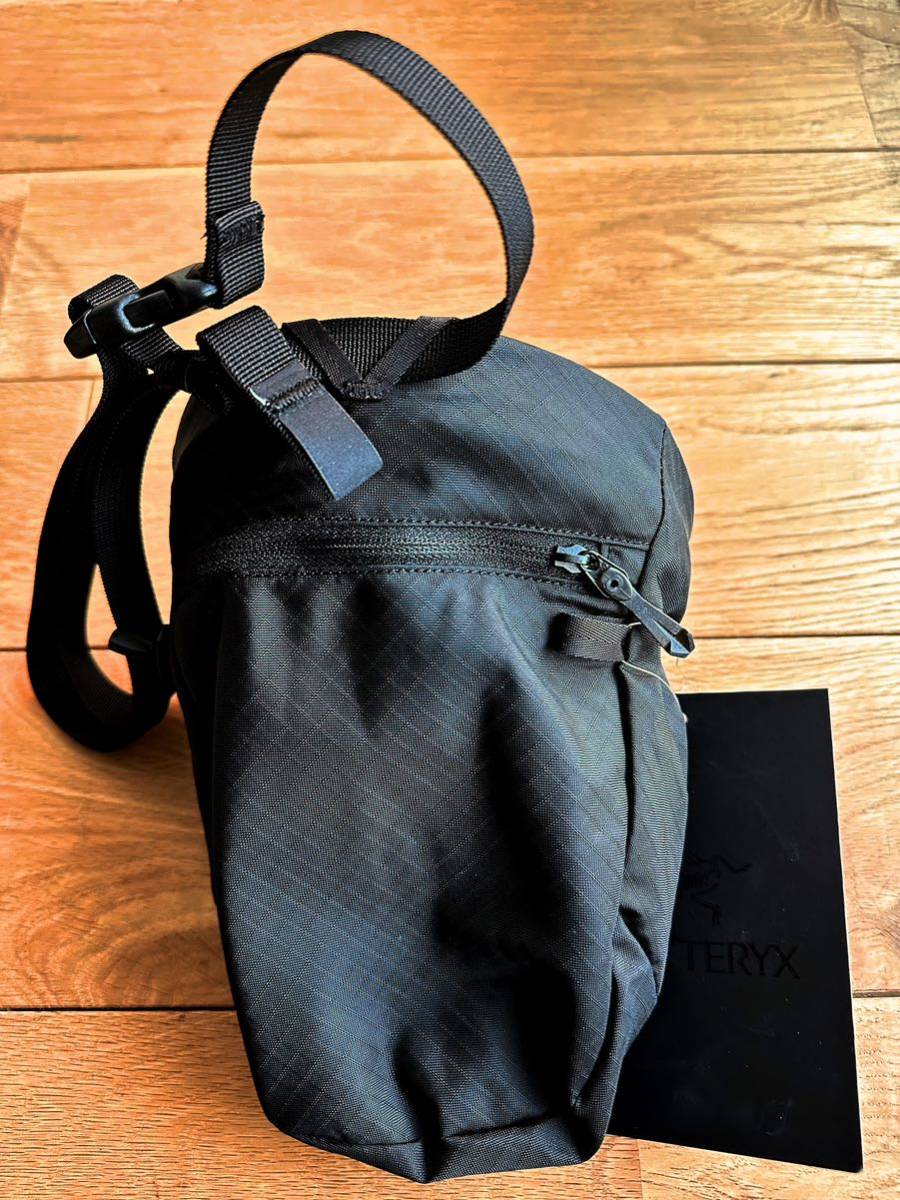 【国内正規 新品】ARC'TERYX Ion Chalk Bag Large Black アークテリクス アイオン チョークバッグ サコッシュ ブラック ウエストバッグ_画像2