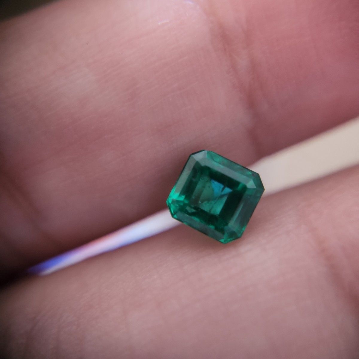 ユナイテッドトウキョウ 濃厚天然エメラルド 1.245ct