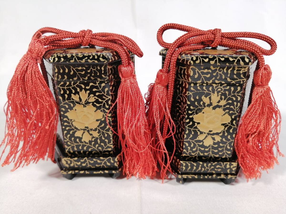 新品未使用 無形文化財 米洲人形 六角貝桶 古代唐草 本金蒔絵 行 新品未使用 無形文化財 米洲人形 六角貝桶 古代唐草 本金蒔絵 行