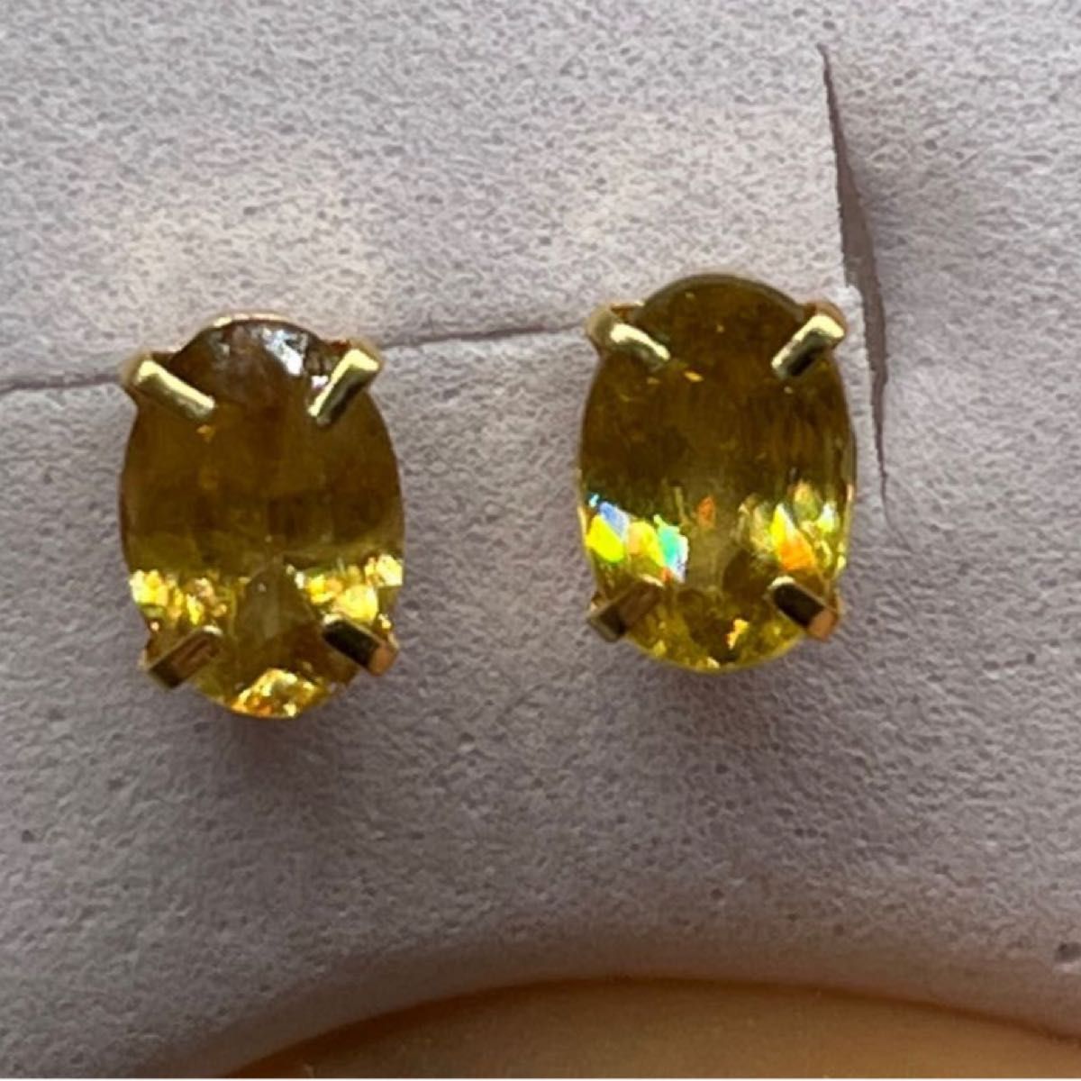 K18 天然スフェーンピアス 新品未使用商品 1 70ct|PayPayフリマ