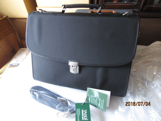 最愛 新品 TAGあり 肩かけあり BRIEFCASE クラシック TANDI ブリーフケース、書類かばん 最愛 新品 TAGあり 肩かけあり BRIEFCASE クラシック TANDI ブリーフケース、書類かばん