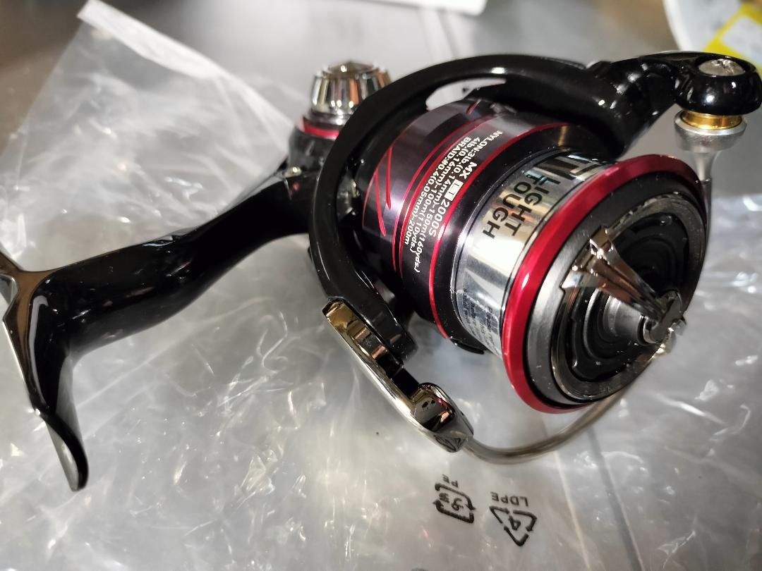 新品 18 月下美人MX LT ダイワ(DAIWA) 【LT2000S】 スピニングリール 釣り具 フィッシング 海釣り ブラック アジ メバル ブレイド