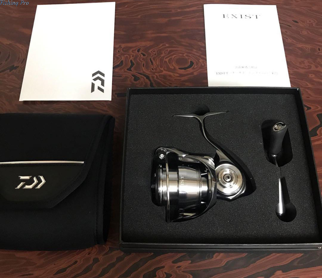 新版 新品 22イグジスト(EXIST) ダイワ(DAIWA) グレー ユニセックス 両