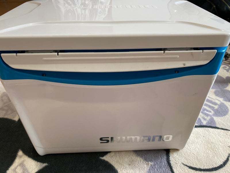 新品 シマノ(SHIMANO) ホリデー クール 【LZ-320Q】クーラーボックス 【20L】 釣り フィッシング 機能性抜群 アウトドア 全魚種対応