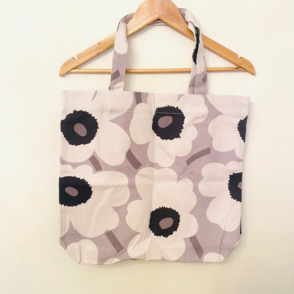 『新品タグ付 marimekko Pieni Unikko Ii Notko トートバッグ マリメッコ キオスキ(ライトグレー)』