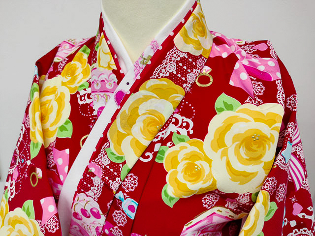 { Kyoto один блестящий .}[1000 иен ~][ кимоно ]. костюм магазин ликвидация товар ... кимоно "Семь, пять, три" 7 лет женщина . 4 ..SEIKO MATSUDA 5 позиций комплект L211026-3