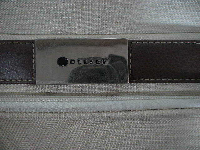 1849 DELSEY cream color TSA lock attaching key attaching suitcase kyali case travel for business travel back 