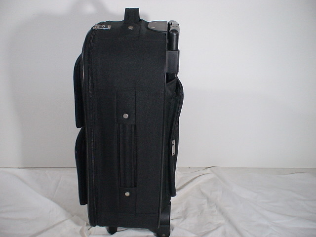 1878　BON VOYAGE 黒色　鍵付き　スーツケース　キャリケース　旅行用　ビジネストラベルバック_画像4