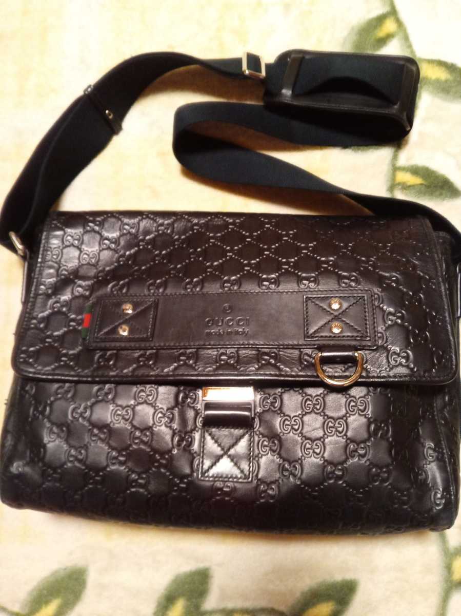 GUCCIグッチ シマレザーメッセンジャーバック メンズショルダーバッグ