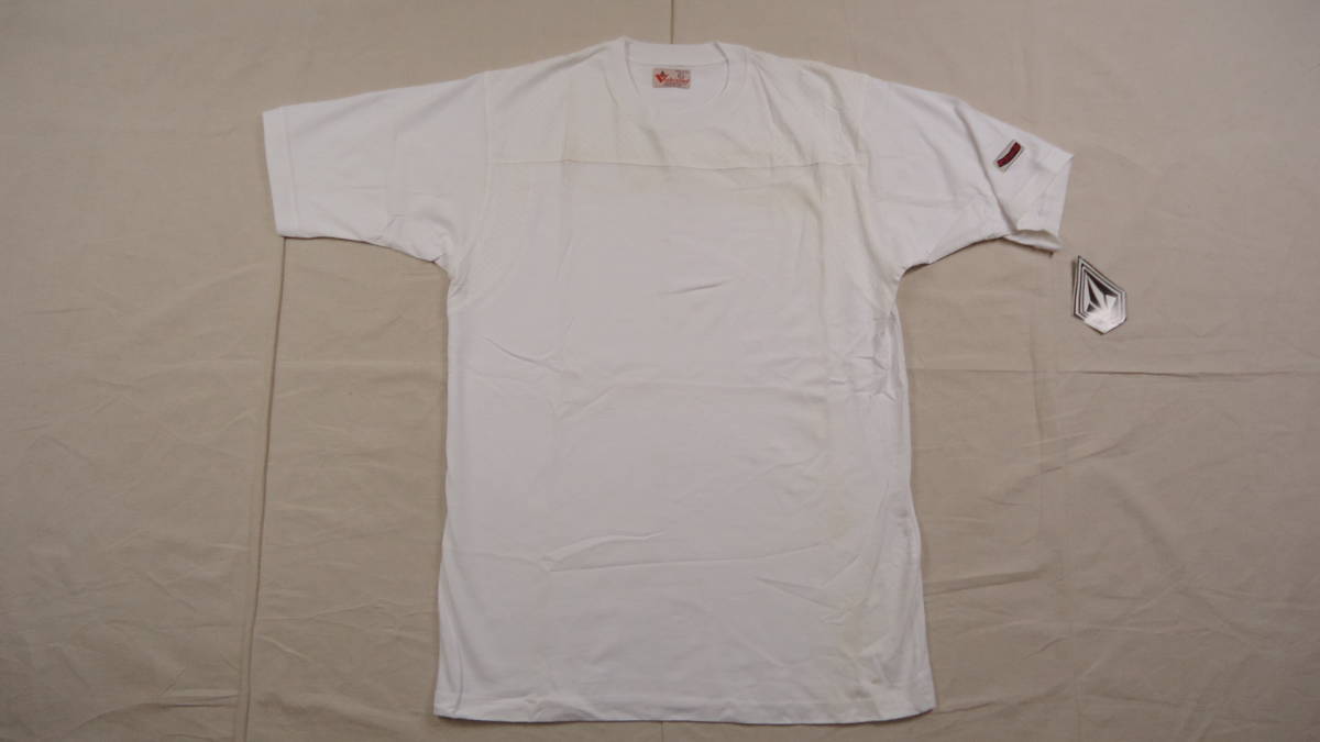 Volcom 旧モデル 半袖Tシャツ 白 L 半額以下 70%off ボルコム MADE IN U.S.A. Snow Surf レターパックライト おてがる配送ゆうパック 匿名_多数ヶ所に強いシミ汚れがあります