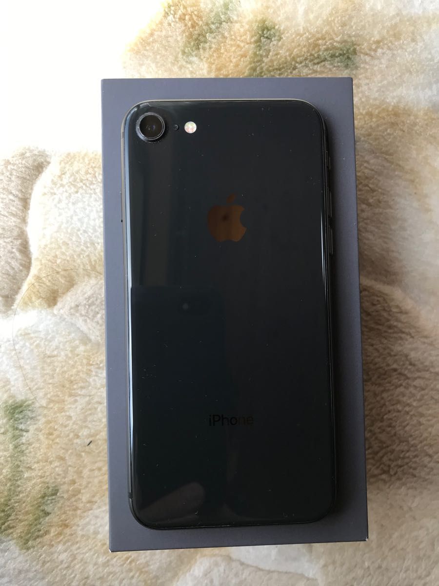 iPhone 8 Space Gray 128GB SIMフリー 付属品完備-