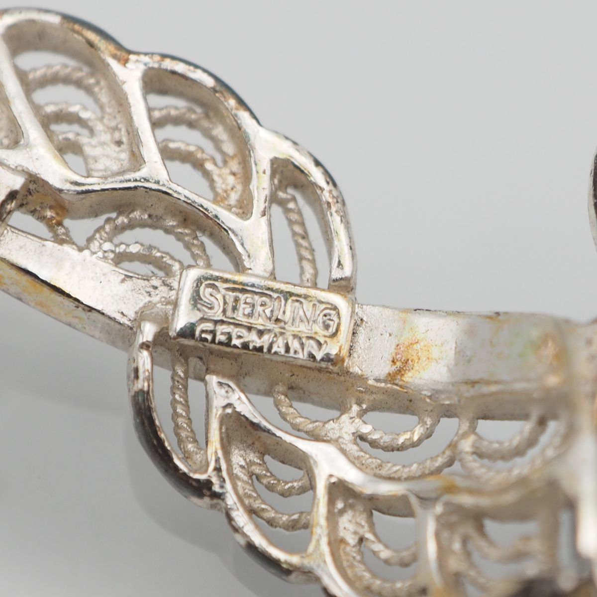A459 ヴィンテージ STERLING GERMANY刻印 ブローチ 銀線細工 A459 ヴィンテージ STERLING GERMANY刻印 ブローチ 銀線細工