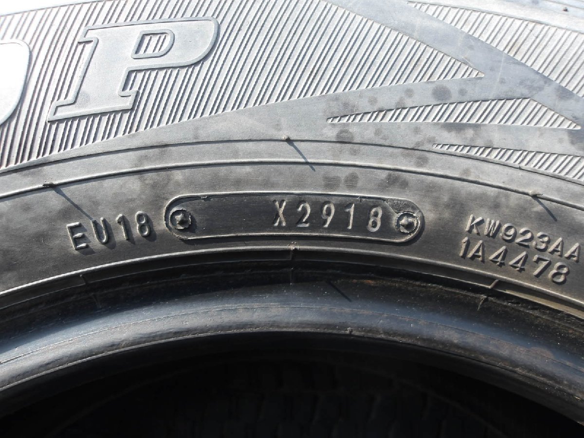 J661 送料無料 215/70R15 冬4本セット スタッドレス LT 107/105L 215/70-15 215-70-15 DUNLOP WINTER MAXX SV01 ハイエース_画像9