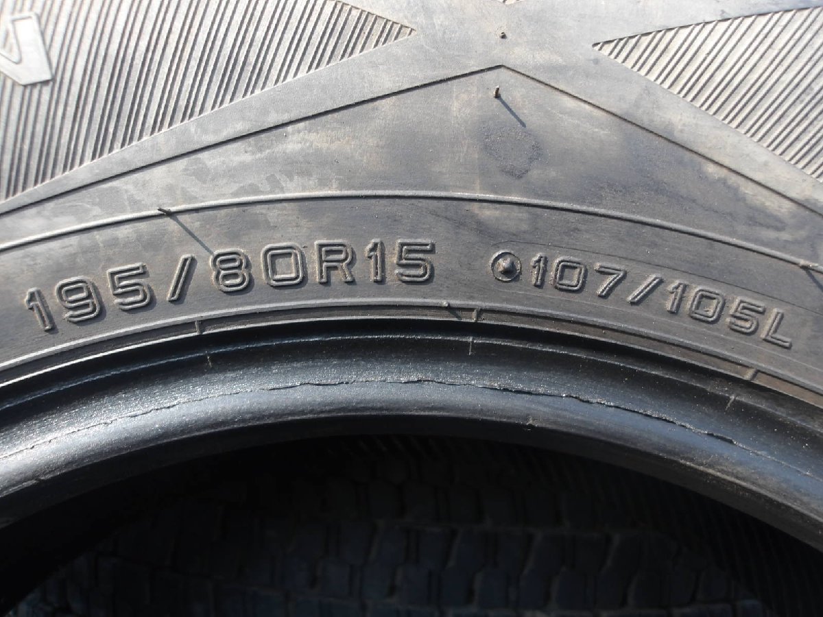 J662 送料無料 195/80R15 冬4本セット スタッドレス LT 107/105L 195/80-15 195-80-15 DUNLOP WINTER MAXX SV01 ハイエース キャラバン_画像6