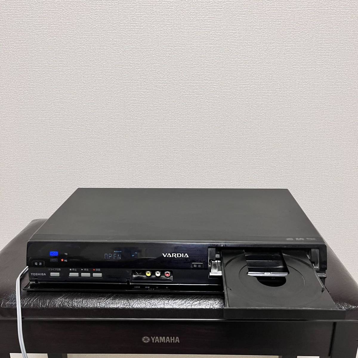 TOSHIBA 東芝 VARDIA HDD ブルーレイレコーダー DVDレコーダー RD-E1005K 2010年製の画像1