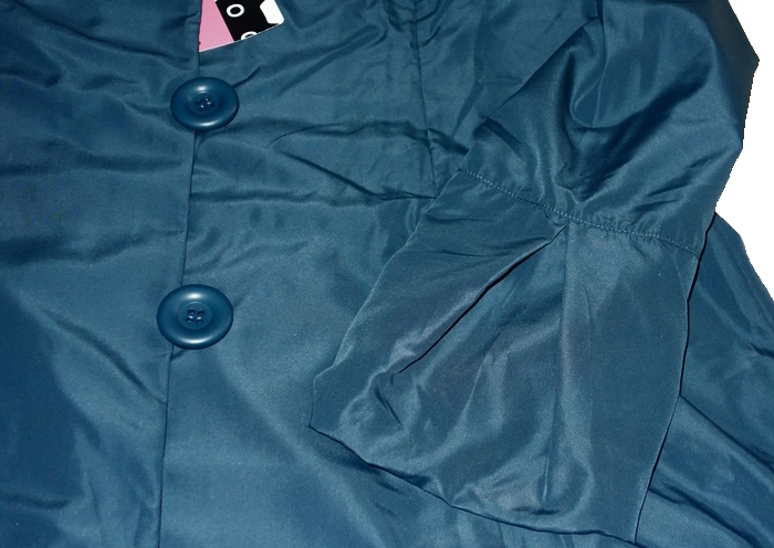 マタノアツコ★ワコール★ナイロンコート/薄手コート・長袖★Lサイズ★濃青・ダークブルー/BU★俣野温子_袖部分がふくらんだデザインです